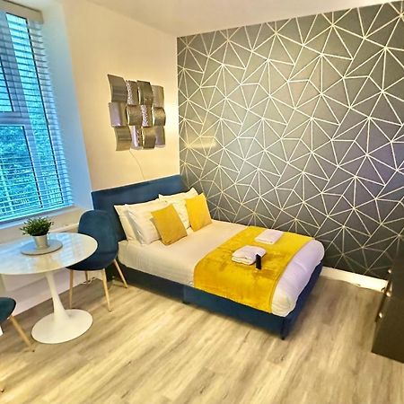 Serenity Retreat - Tranquil Apartment Close To Beach Bournemouth Buitenkant foto