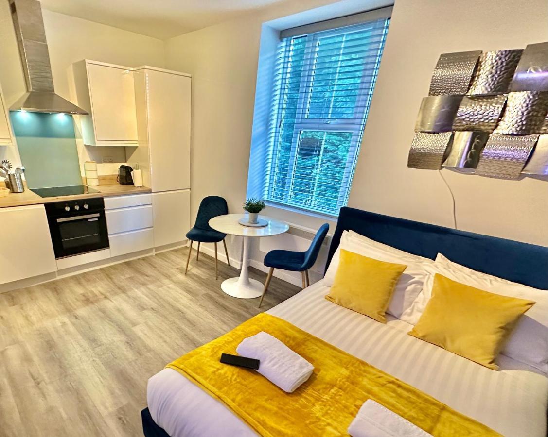 Serenity Retreat - Tranquil Apartment Close To Beach Bournemouth Buitenkant foto